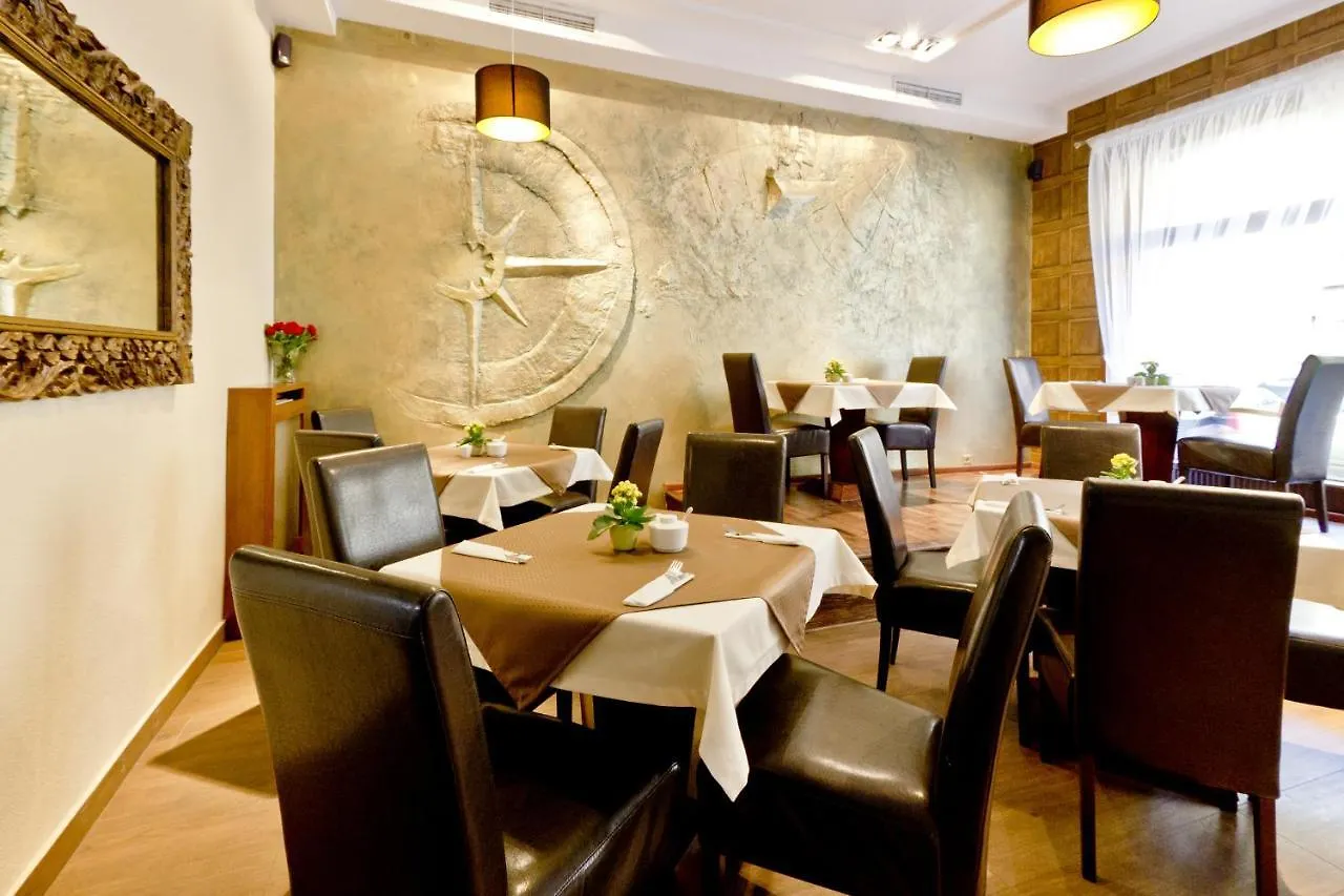Hotel Columbus Kraków 3*,