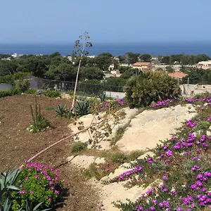 https://le-villette-di-consuelo.sicilyhotelsitaly.net